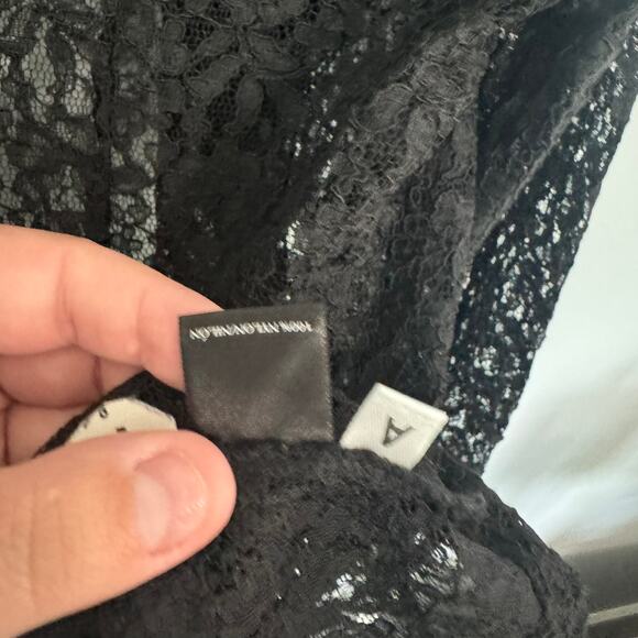 Ann Taylor Black Lace Button Down Top w/ White Accents Size 6 Classic Look - Picture 9 of 9